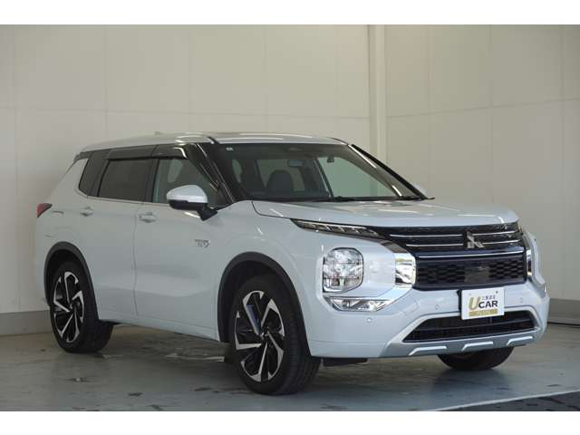 アウトランダー PHEV 2.4 P 4WD スマホ連携ナビ サンルーフ ETC(茨城県