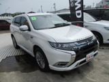 アウトランダーPHEV2.4 G プラスパッケージ 4WD