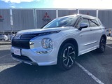 アウトランダーPHEV 2.4 P 4WD衝突被害軽減ブレーキ　ナビゲーション