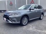 アウトランダーPHEV2.4 G プラスパッケージ 4WD衝突被害軽減ブレーキ　ナビゲーション