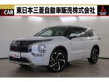 アウトランダーPHEV 2.4 P 4WD禁煙　スマホ連携9型ナビ　電動サンルーフ