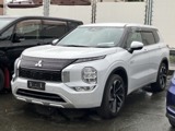 アウトランダーPHEV 2.4 P 4WD