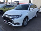 アウトランダーPHEV2.4 G 4WD純正ナビゲーション　電気温水ヒータ