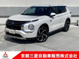 アウトランダーPHEV 2.4 G 4WDワンオーナー　スマホ連携ナビ　5人乗り